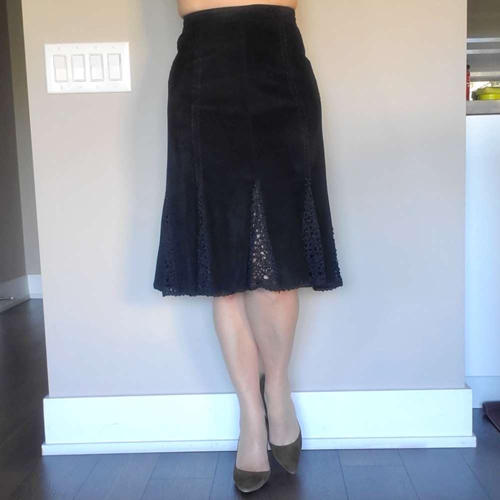 👑 HOST PICK 👑 Danier Suede A-line Skirt
